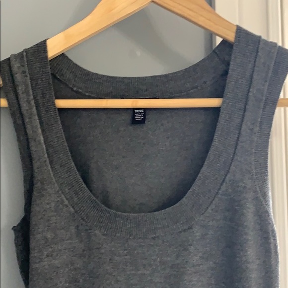 ⚙️ Grey Jacob Vest - Picture 4 of 5